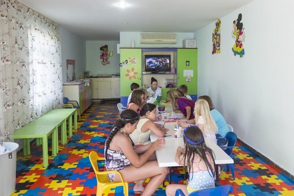 Otel Sandy 4*